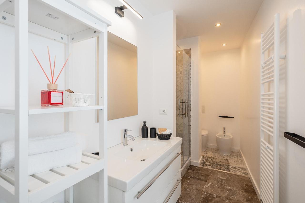 Annamaria - Central Station Charming Accommodation Bari Ngoại thất bức ảnh
